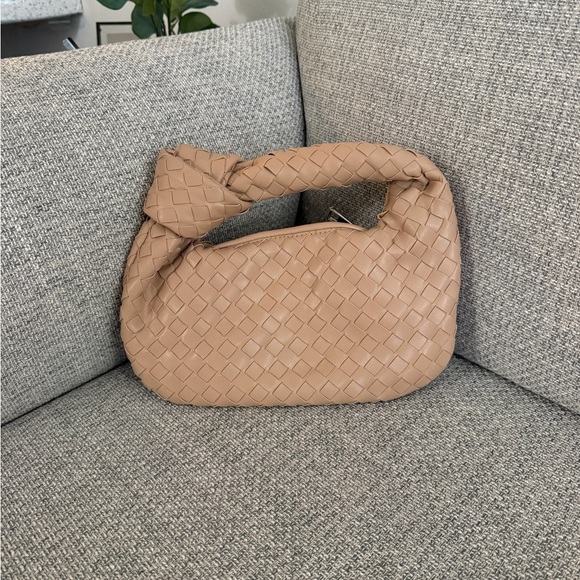 None Handbags - Tan Woven Purse